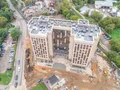 Комплекс апартаментов «Золоторожский». Общий вид на корпус и прилегающую территорию. Аэрофотосъемка от 08.09.2017 г.