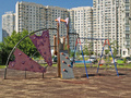 Детская площадка на территории ЖК. Фото от 23.06.2015 г.