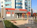 Сетевой супермаркет расположен на первом этаже ЖК. Фото от 21.08.2014 г.