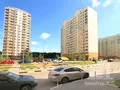 Парковка рядом с одним из домов. Фото от 03.07.2014 г.