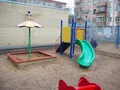 Детская площадка во дворе. Фото от 06.04.2015 г.