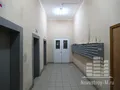 Внутри подъезда. Площадка перед лифтами. Фото от 20.07.2014 г.