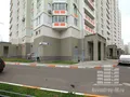 Парковка рядом с одним из домов. Фото от 10.07.2014 г.