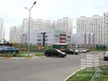 Панорамный вид школы, расположенной на территории микрорайона. Фото от 10.07.2014 г.