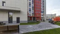 Входная группа и благоустроенная придомовая территория. Фото от 16.10.2019 г.