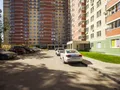 ЖК «Дом на Малой Комитетской». Места для парковки автомобилей. Фото от 30.06.2016 г.