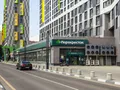 ЖК «Ньютон». На первом этаже расположены коммерческие помещения. Фото от 23.06.2016 г.