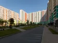 ЖК «LIFE-Митинская ECOPARK». На территории между корпусами построен детский сад. Фото от 16.08.2017 г.