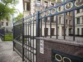 Территория комплекса огорожена. Фото от 21.05.2015 г.