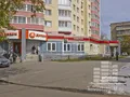Сетевой супермаркет расположен на первом этаже ЖК. Фото от 31.08.2014 г.