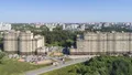 Между корпусами расположена детская площадка. Аэрофотосъемка от 31.08.2018г.