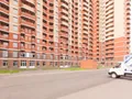 ЖК «Тройка». Стоянка для автомобилей. Фото от 22.07.2017 г.