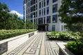 Прогулочная дорожка, ведущая к входу в дом.