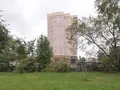 Комплекс апартаментов «Золоторожский». Общий вид на корпус и окрестности. Фото от 08.09.2017 г.