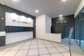 Ресепшен и зона лифта в холле