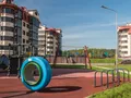 Площадка оснащена разнообразным спортивным инвентарем. Фото от 08.05.2015 г.