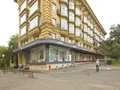 Лофт «Николаевский Дом». На первом этаже расположены коммерческие помещения. Фото от 21.08.2016 г.