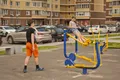 В каждом дворе обустраивается зона отдыха с детскими и спортивными площадками.