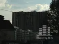 Вблизи расположено несколько детских садов, школ и ресторанов. Фото от 19.08.2013 года.