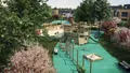 Территория благоустроена, есть парковая зона отдыха, собственный выход в лес, детский игровой комплекс, спортивная площадка, спортивная зона.