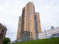 Здание находится под присмотром охранных служб 24 часа в сутки. Фото от 18.05.2015 г.