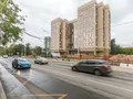 Комплекс апартаментов «Золоторожский». Общий вид на корпус и прилегающую территорию. Фото от 08.09.2017 г.