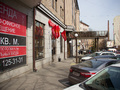 В аренду сдаются коммерческие помещения на первом этаже. Фото от 08.04.2015 г.
