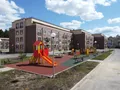 Для детей установлены игровые комплексы с современными аттракционами.