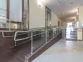 Мкр. «Загорье». Холл. Пандус для малобильных граждан. Фото от 20.02.2018 г.