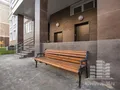 Обустроенная зона отдыха рядом с подъездом. Фото от 04.10.2014 г.