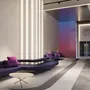 Просторное лобби с индивидуальным дизайном