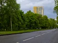 ЖК «Счастье на Изумрудной». Вид со стороны дороги. Фото от 22.05.2016 г.