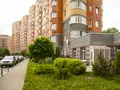 Территория комплекса благоустроена и озеленена. Фото от 28.05.2015 г.
