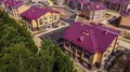 Жилье оснащено панорамными окнами, застекленными лоджиями и французскими балконами.
