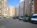Парковка рядом с домом. Фото от 29.07.2015 г.