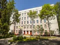 В шаговой доступности расположена общеобразовательная школа. Фото от 21.05.2015 г.