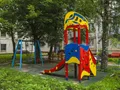 Клубный дом на 1-м Добрынинском пер., 8. Детская игровая площадка. Фото от 19.06.2016 г.