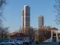 Вид со стороны парка на ЖК «Триколор». Фото от 25.04.2015 г.