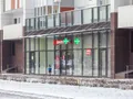 ЖК «Ривер Парк» в Нагатинском Затоне. Инфраструктура располагается на первых этажах жилых корпусов. Фото от 12.01.2018 г.