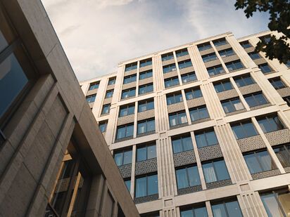 Комплекс будет состоять из единого здания и трех секций в 13 этажей. Апарт-комплекс «Поклонная No. 7»|Новострой-М