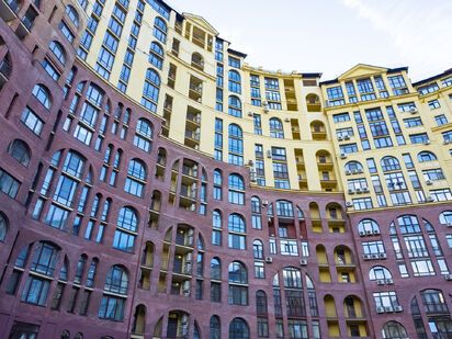 Фасад дома. Фото от 01.06.2026 г. Жилой микрорайон «Маршал»|Новострой-М