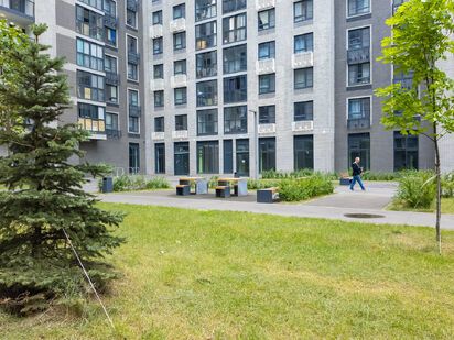 Двор нового дома. Фото 27.07.2026 г. Жилой дом «Кусковская ул., д. 12/1»|Новострой-М