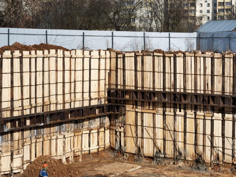 Март 2026